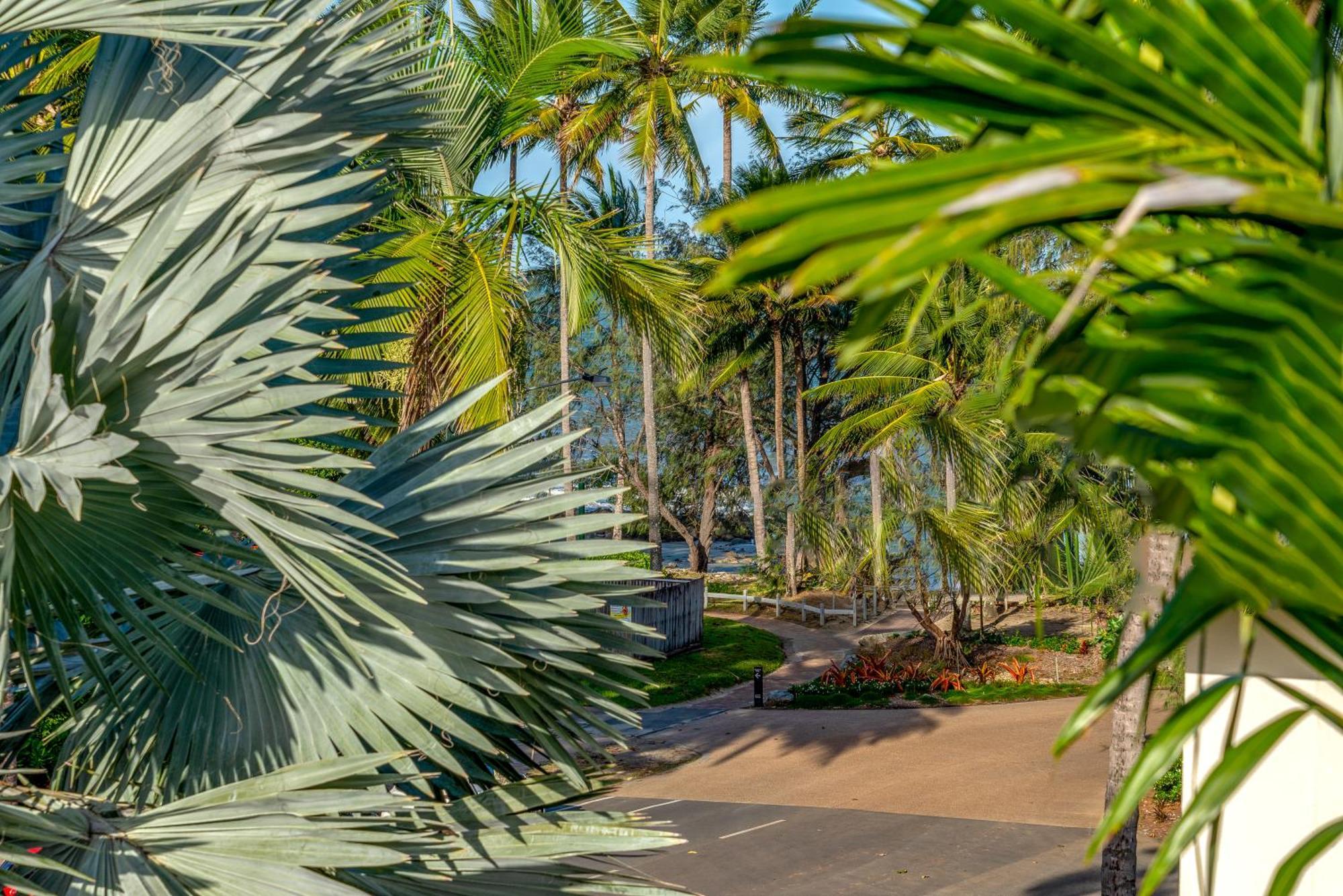 Driftwood Mantaray - Official Onsite Reception And Check In Aparthotel Port Douglas Exteriör bild