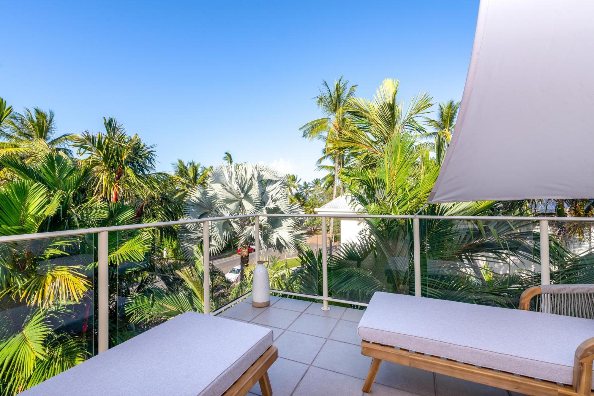 Driftwood Mantaray - Official Onsite Reception And Check In Aparthotel Port Douglas Exteriör bild